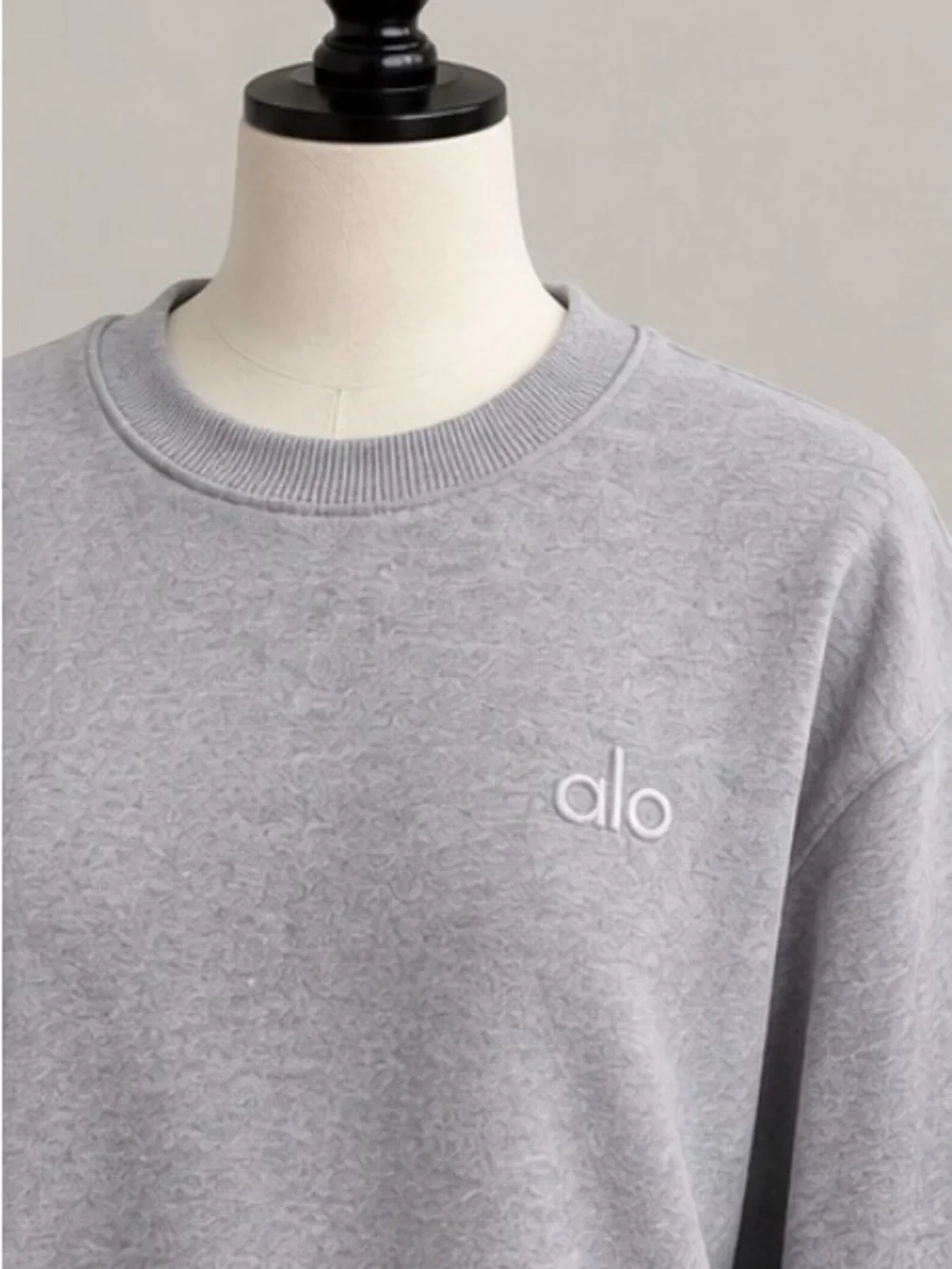 ALO Yoga Kids Light Gray Sweatshirt & Jogger Pajama Set